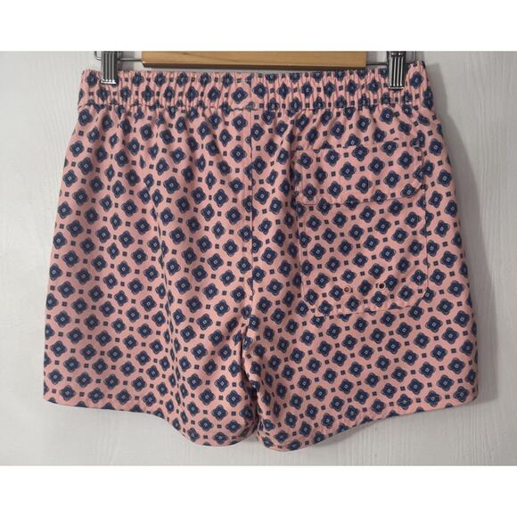 Vineyard Vines Swim Trunks 7" Chappy shorts Men XS Medallion Print Pink Lined - Picture 4 of 10